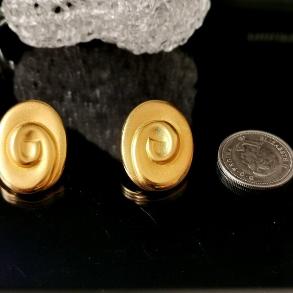 Vintage Gold Tone Oval Shape Pierced Earrings - Picture 3 of 7